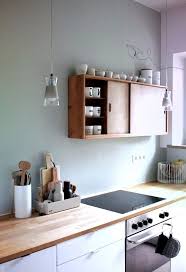 Salbei Grune Wand Weisse Kuche Holz Arbeitsplatte Arbeitsplatte Grune Holz Kuche Salbei Ausliefern Si In 2020 Kuche Holz Kuchen Streichen Wand Kuche