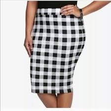 Black And White Checkered Pencil Skirt Torrid Black White Checkered Pencil Skirt Size 0 This Skirt Is Very Stretchy And Can Fit Up To A Size 1 2 Nice Pencil Skirt White Pencil Skirt Fashion Design