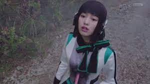 仮面ライダーゼロワン 第15話 イズ 鶴嶋乃愛 ちゃんピンチ まさかの機能停止のgif 仮面ライダー イズ サキュバス
