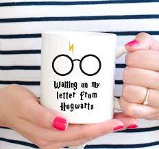 Finde diesen pin und vieles mehr auf tassen bemalen von annika sophia. Hey I Found This Really Awesome Etsy Listing At Https Www Etsy Com Listing 473546584 Harry Potte Harry Potter Gifts Harry Potter Mugs Harry Potter Gifts Diy