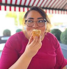 Un pastelito de unos personajes que no conocía, los #sprunkis