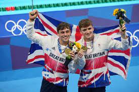 British diving sensation tom daley won the first olympic gold medal of his career with partner matty lee in the men's synchronized 10m platform, narrowly edging out cao yuan and chen aisen and ending china's hope of sweeping all eight diving medals in tokyo. Iads1letve8zlm