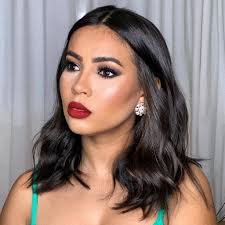 Eliane Souza's Instagram, Twitter & Facebook