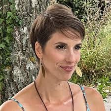 Suzanne Marlow's Instagram, Twitter & Facebook