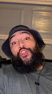 Shawn Tomlin's Instagram, Twitter & Facebook