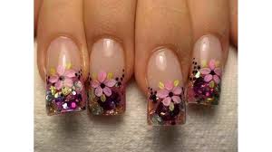 Bellas uñas decoradas con apliques de piedras doradas. Unas Decoradas Con Piedras Youtube