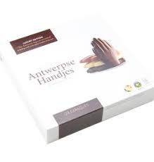 The little hand refers to the legend of the giant druoon antigoon. Antwerpse Handjes Chocolade Gevuld Grote Doos 24 St Sjokolat