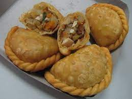 Jalangkote Dan Putu Cangkiri Jajanan Gurih Manis Khas Makassar