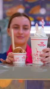 Félicitez Papi avec un Gâteau Glace de Wendy's à la Maison!