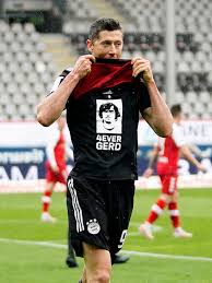 Robert lewandowski to postać w piłce nożnej, której nikomu z polski, ani ze świata nie trzeba specjalnie przedstawiać. Stimmen Zum Lewandowski Rekord