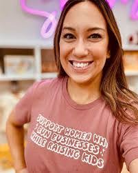 Nancy Arledge's Instagram, Twitter & Facebook