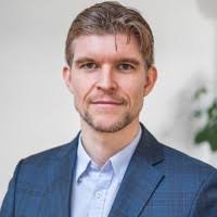 100+ profils pour “Adrian