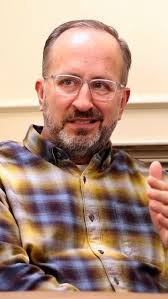 I had such a great time back in October interviewing Aaron Vaden-Youmans  from Grimshaw Architects. We spoke about everything from how he got into  architecture, what the profession is all about (especially