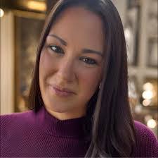 Capri Ellis's Instagram, Twitter & Facebook