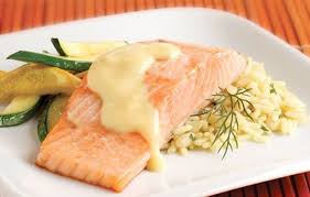 Saumon A La Sauce Hollandaise Avec Thermomix Recette Thermomix Sauce Hollandaise Recettes De Cuisine Idee Recette Thermomix