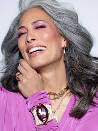 ☺️ . . . #gonegrayandstillslay #slaythegray #atouchofclassatouchofcash  #encorecareer #graytful #grayhair #grayhairmodel #silverhair  #silverhairmodel #genx #over55 #over55model #beautyblossomswithage  #embraceyourage #aarp #filipino #pinay #mestizo