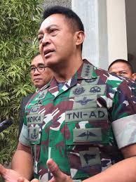 Berpenampilan dengan potongan rambut bondolnya, aprilia layaknya sebuah wanita anggun yang ekspresif menebar senyuman ketika berlaga. 46 Prajurit Tni Ad Dari Sertu Hingga Letjen Akan Kuliah Di Ugm Kumparan Com