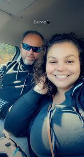 Lauren Crafton's Instagram, Twitter & Facebook