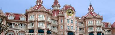 El también cuenta con una boutique con productos de disneyland parís, así como artículos de lujo y. Disneyland Paris Hotels