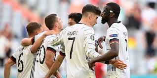 Βόρεια και ανατολικά συνορεύει με την ισπανία, ενώ νότια και δυτικά βρέχεται από τον ατλαντικό ωκεανό. Fb7x65zpztq0hm