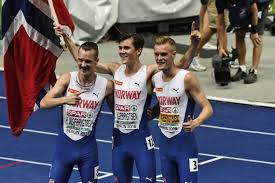 Brødrene jakob og filip løper 800 meter. Hele Team Ingebrigtsen Loper Hytteplanmila Kondis Norsk Organisasjon For Kondisjonsidrett