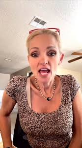 The Aristocratic Utensil (@Aris_Utensil)