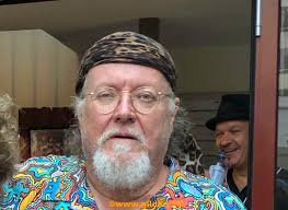 Idag får ni träffa gitarristen, kompositören och sångförfattaren Clas  Yngström på min blogg