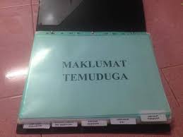Tetapi untuk temuduga kerajaan, ianya terbalik dan dimulakan dengan pmr (paling terdahulu) dan diikuti denga sijil pendidikan degree (paling terkini). Cara Susun Atur Sijil Resume Viral Muafakat Johor Facebook