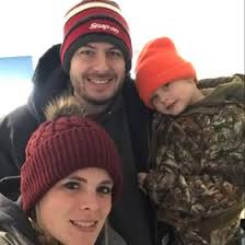 Shannon Hullinger's Instagram, Twitter & Facebook