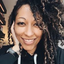 Legendary Master shaper & Surfer Owl Chapman@ 🏄‍♂️_Banzai Pipeline 🌊 📸:  Steve Wilkings