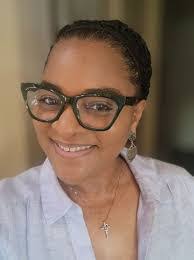 Iris Rush's Instagram, Twitter & Facebook