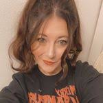 Amanda Renfro's Instagram, Twitter & Facebook