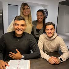 2 371 203 tykkäystä · 635 puhuu tästä. Brasilien Und Bayern Star Philippe Coutinho Macht Seine Taufe Offentlich