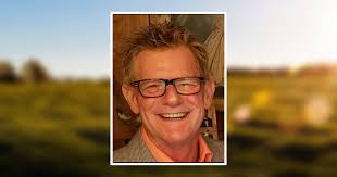 Stephen Seymour's Instagram, Twitter & Facebook