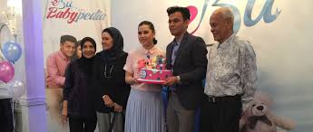 Lisa telah selamat melahirkan bayi lelaki pada jam 2.30 pagi tadi. Lisa Surihani Yusry Kongsi Pengalaman Jadi Ibu Bapa Dalam Ebu Babypedia Gempak