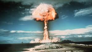 The largest most powerful military in the world, the american military, is obliterated, in mere hours. Das Atomzeitalter Bisherige Katastrophen Und Kunftige Bedrohungen