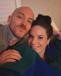 I feel like my fans are no longer active can I hear Hi if you are active.  Love you 🌹🌹❤️❤️🥰 You all have an incredible day.