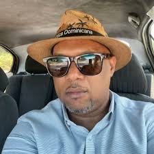 Alex Lluberes's Instagram, Twitter & Facebook