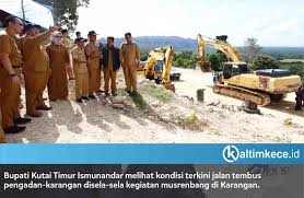 Keluarga lucy memandu 463 km pada hari pertama dan 421 pada hari kedua. Jalan Tembus Pengadan Karangan Pangkas Jarak Tempuh 64 Kilometer