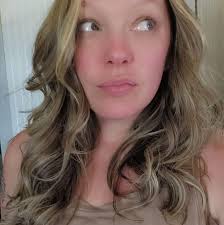 I always meet women who ask me how it all works with kids and still chasing  your dreams. How can you be a mom and also have a career? The truth is…