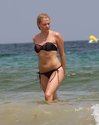 Born valentina victoria pahde on october 4, 1994 in munich, bavaria, germany, to folks samanda and oliver pahde, her twin sister cheyenne, additionally an. Cheyenne And Valentina Pahde In Bikini 2017 22 Gotceleb