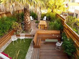 Desain taman minimalis depan rumah 1. Luas Bukan Halangan Ini 6 Taman Depan Rumah Minimalis Lahan Sempit