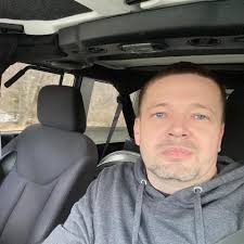 How to fix an air conditioning unit with a humming sound near the capacitor?