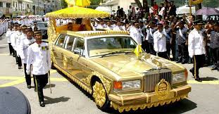 It is almost entirely supported by exports of crude oil and natural gas, with revenues from the petroleum sector accounting for over half of gdp. Zo Spendeerde De Sultan Van Brunei 20 Miljard Pure Luxe