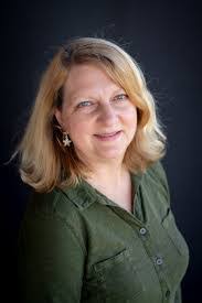 Robin Dotson's Instagram, Twitter & Facebook