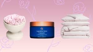 The 50 best gifts for cool moms everywhere on mother's day. 77 Best Mother S Day Gifts In 2021 Thoughtful Gift Ideas For Mom Glamour