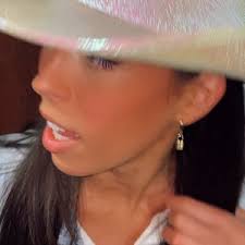 Megan McRae (@megannmcrae)