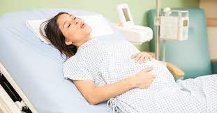 Erst wenn der muttermund auf 10 zentimeter geöffnet ist, wird das baby auf die welt kommen. Erste Wehen Die Geburt Beginnt Schwangerschaft At