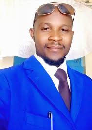 Just singing a song about missing my sister when I'm 8 hours away in  Nashville while I'm 12 hours away in west Texas. Weird how time continually  moves faster the older we