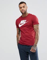 Get This Nike S Printed T Shirt Now Click For More Details Worldwide Shipping Nike Futura Logo T Shirt In Red 696707 678 Red T S Moda Hombre Moda Hombres